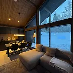 Casa vacanze Outi, New Luxury In äkäslompolo, Lapland
