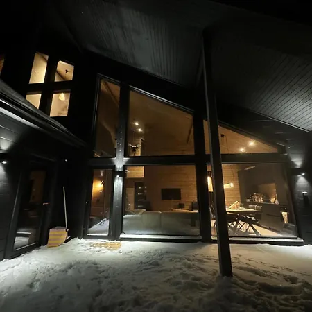Outi, New Luxury In Aekaeslompolo, Lapland