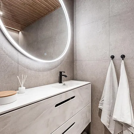 Tatil Evi Outi, A Luxurious In Aekaeslompolo, Lapland