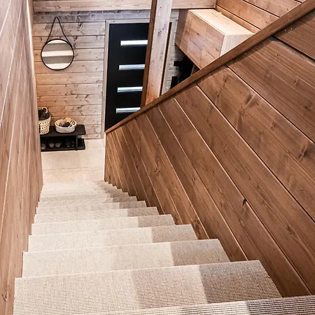 Outi, New Luxury In Aekaeslompolo, Lapland *