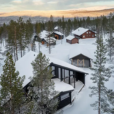 Outi, A Luxurious In Aekaeslompolo, Lapland