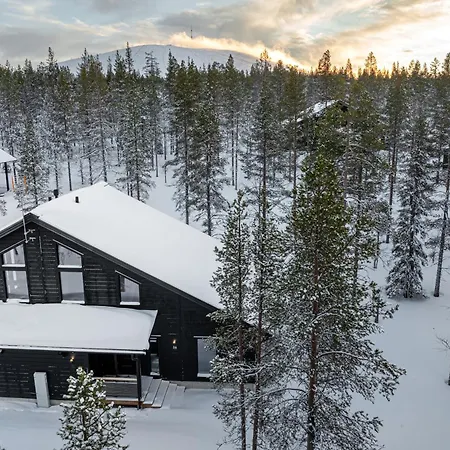 Outi, A Luxurious In Aekaeslompolo, Lapland Tatil Evi