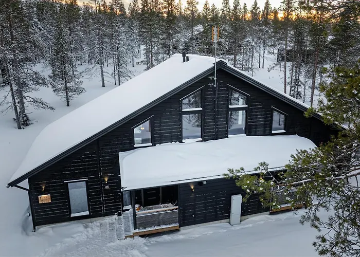 Outi, New Luxury In Aekaeslompolo, Lapland بيت للعطل *